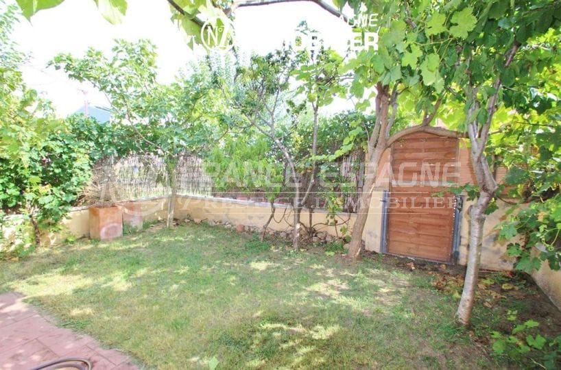 Empuriabrava: villa proche commerces, vue sur le jardin