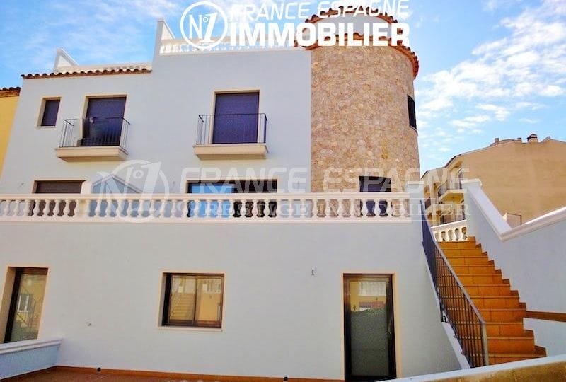 Empuriabrava: belle villa proche plage avec piscine en commun