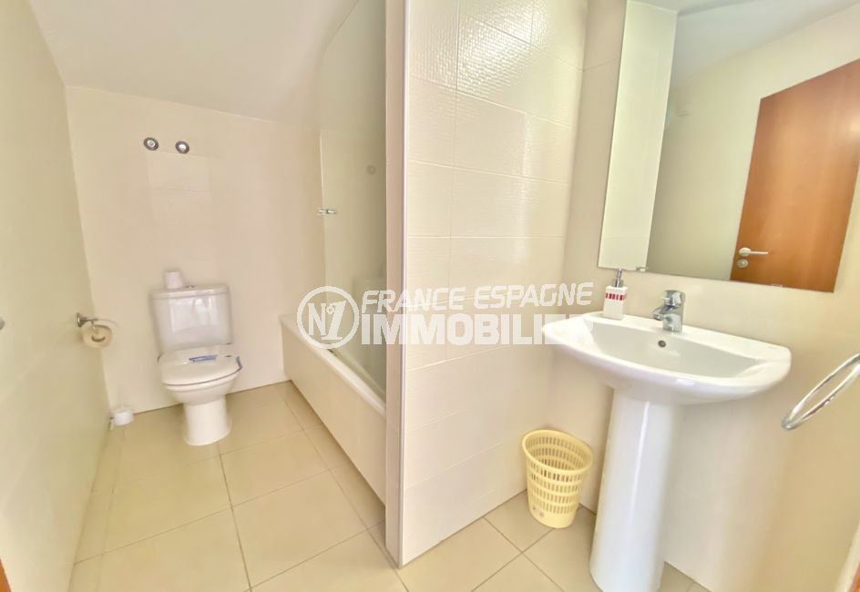 acheter appartement costa brava, 3 pièces 85 m², 1° salle d'eau avec douche et wc