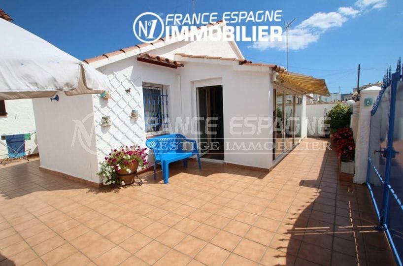 Jolie petite villa à Roses en Espagne