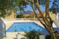 immo roses : belle villa avec piscine en commun