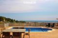aperçu de la piscine privée 8 m x 4 m  | villa ref.3203