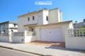 immo rosas: villa ref.3466, vue sur la façade de la maison et du garage