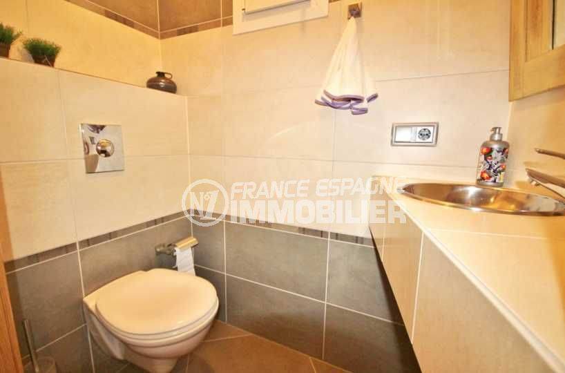 costa brava immobilier: villa ref.2364, aperçu des toilettes avec lavabo