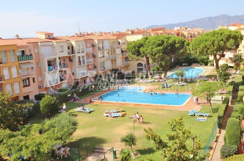 vente appartement empuriabrava, proche plage, vue sur résidence & piscines