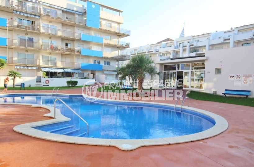 rosas appartement vue mer avec piscine