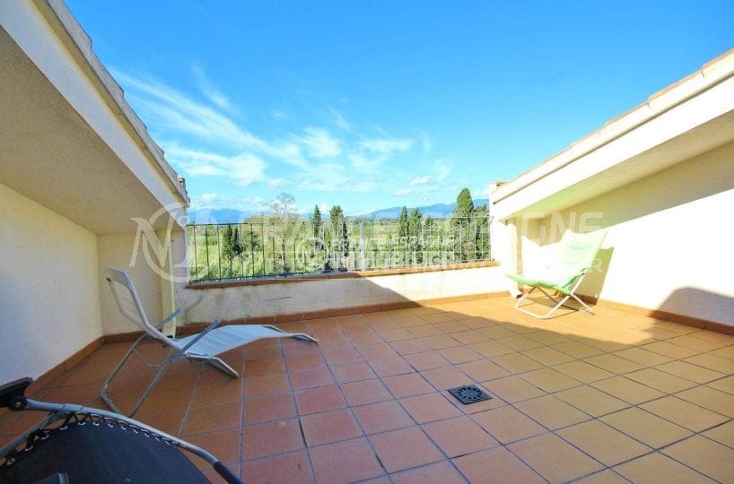 Villa Peralada villa atypique, grande terrasse éxterieure vue dégagée