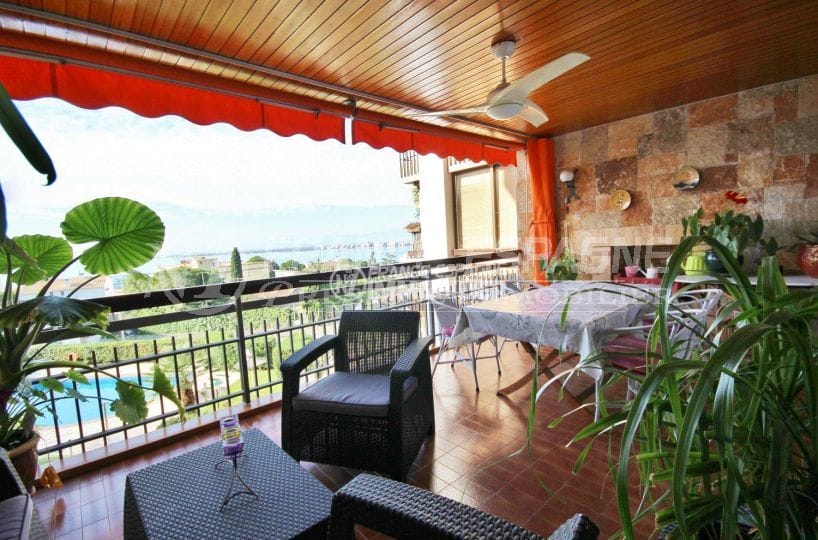 Immo Rosas: appartement atico avec terrasse vue mer dans résidence standing