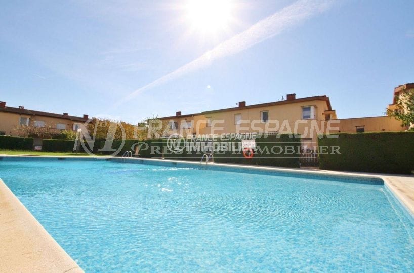 maison a vendre rosas, avec piscine en commun
