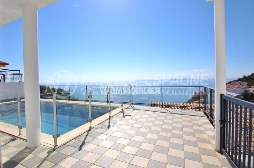 Villa Roses contemporaine vue mer construction recente