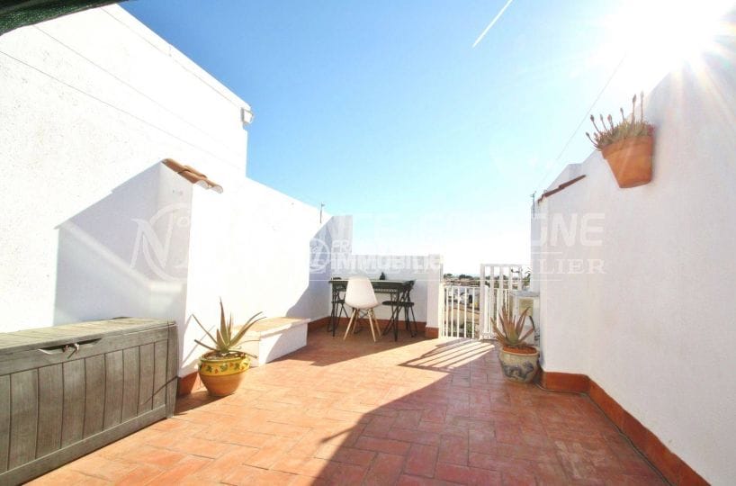 immobilier espagne pas cher bord de mer: studio dernier étage, terrasse solarium