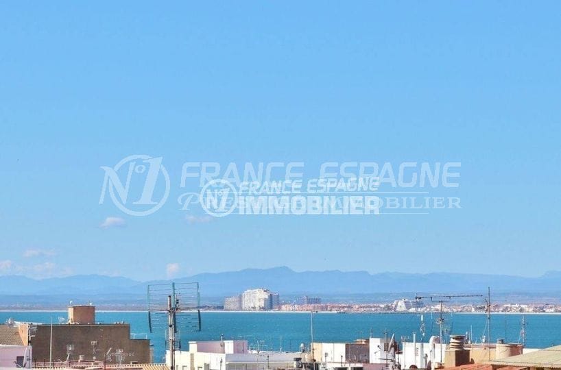 appartement a vendre rosas, vue mer depuis la terrasse solarium