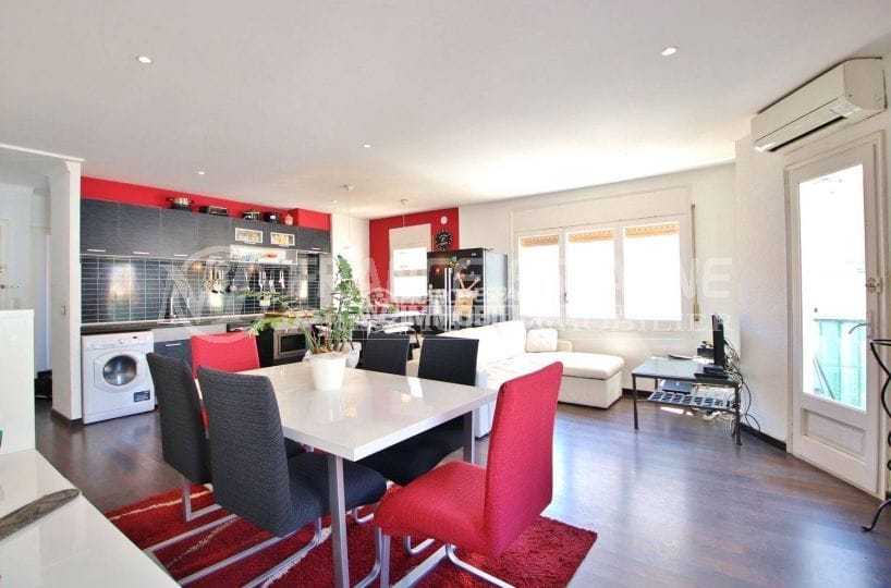 Grand appartement moderne au centre ville proche port et plage