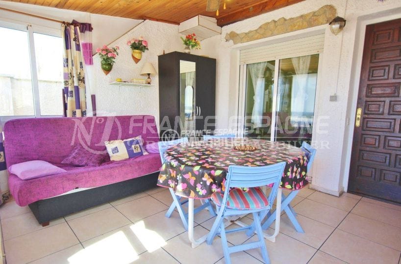 Maison Empuriabrava vue terrasse véranda avec piscine communautaire
