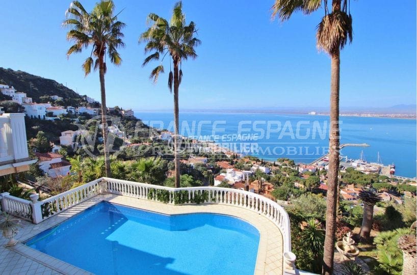 Villa de luxe sur Roses vue port et baie