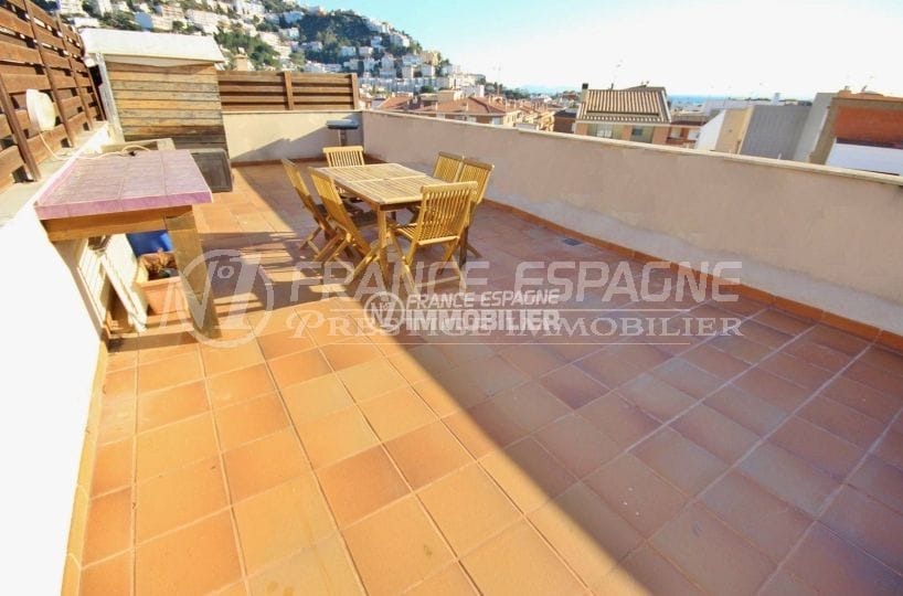 Appartement centre ville Roses grande terrasse privé