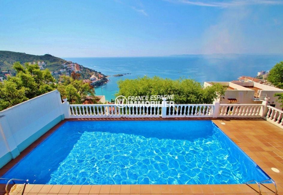immobilier à rosas espagne: villa 65 m², aperçu de la piscine communautaire vue mer
