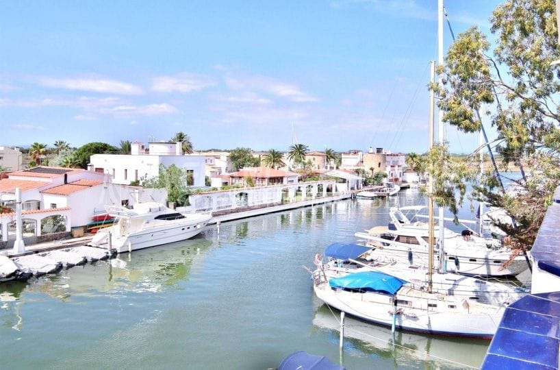 santa margarida- appartament terrasse vue canal