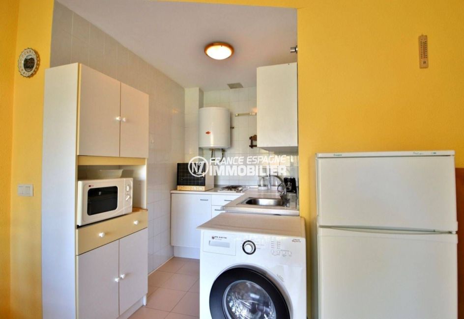achat appartement rosas, 46 m², cuisine aménagée et fonctionnelle