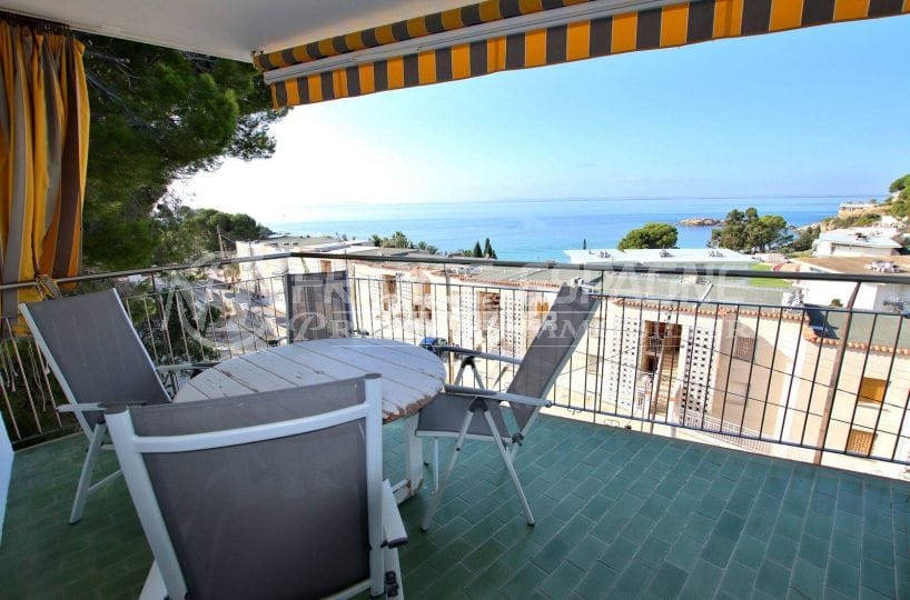 appartement almadrava roses, grande terrasse vue mer, secteur prisé, ref.3790