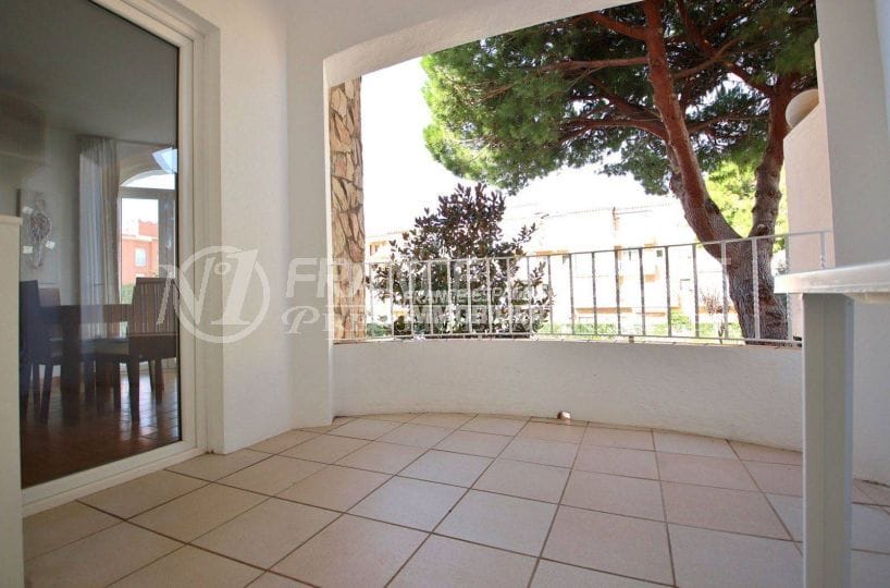 immo empuriabrava: appartement poche plage, terrasse 10 m² ref.3789