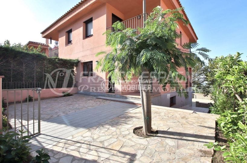 immobilier costa brava: villa ref.3801, avec garage en centre-ville de palau