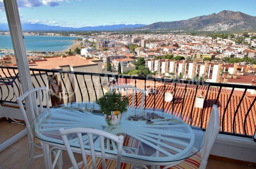 appartement a vendre a rosas, terrasse véranda avec vue mer