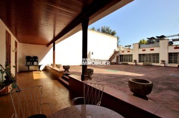 agence immobiliere costa brava: villa immeuble avec possibilité 2 appartements au centre-ville de figueres