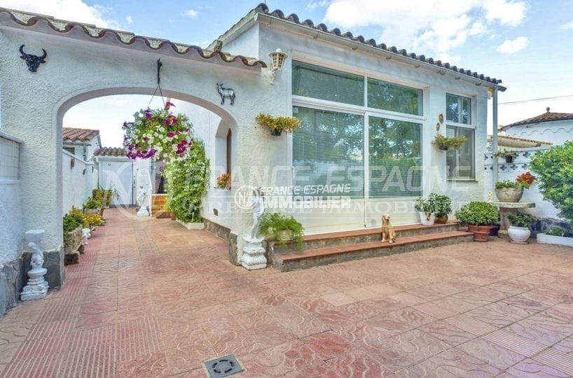 immobilier ampuriabrava: villa ref.3828, plain-pied, 2 chambres, terrain 198 m²