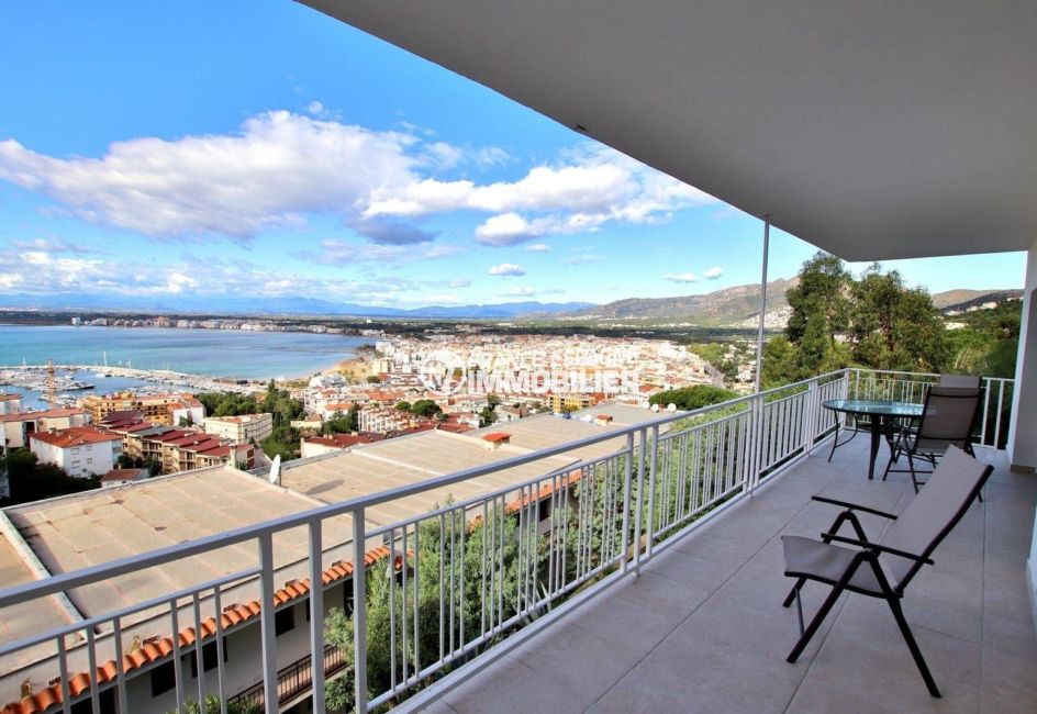vente appartement rosas, ref.3824, vue mer depuis la terrasse avec accès au salon
