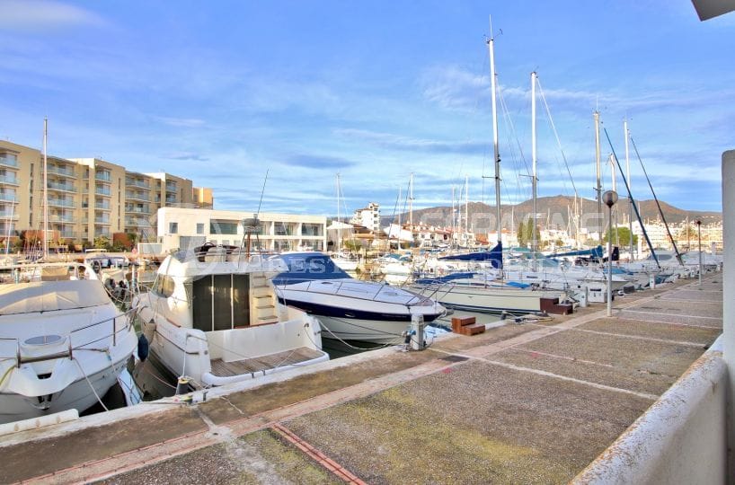 Appartement Roses, terrasse vue marina