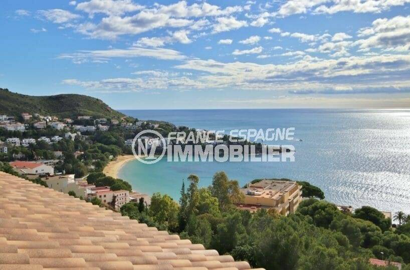 achat immobilier roses: villa 285 m², vue dégagée sur la mer depuis la terrasse