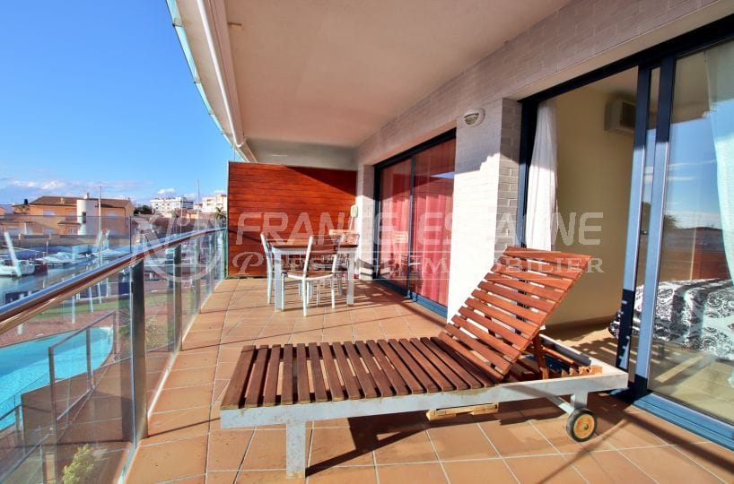 immo roses: appartement standing ref.3867, terrasse sur la vue marina et piscine
