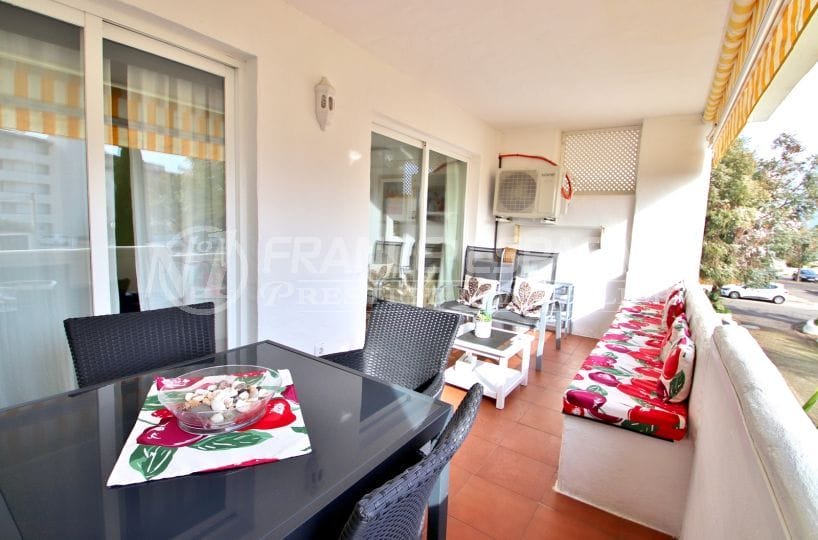 agence immo rosas: appartement ref.3873, séjour avec accès grande terrasse