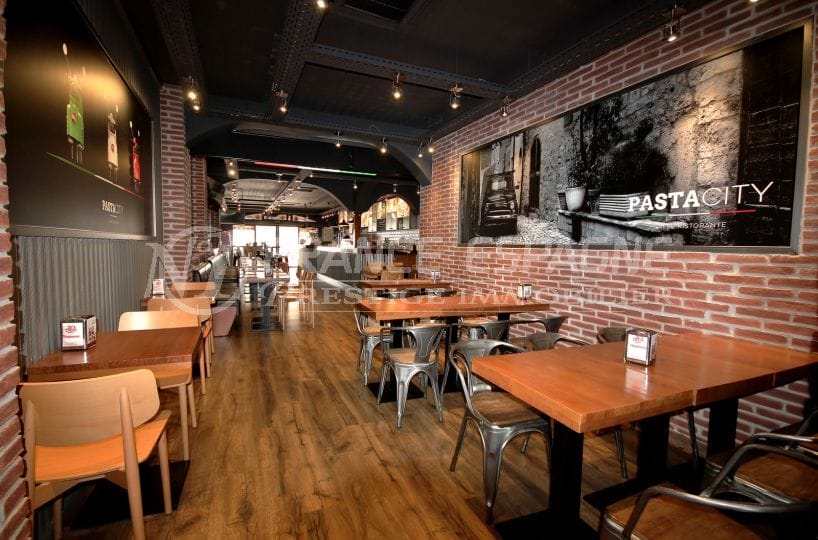 vente empuriabrava: local pour bar restaurant entièrement rénové aux normes