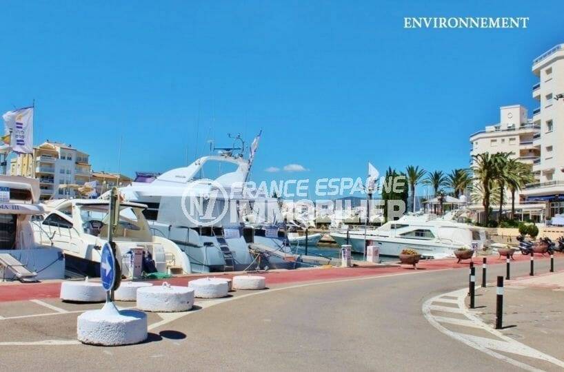 marina empuriabrava: splendides bateaux ammarés