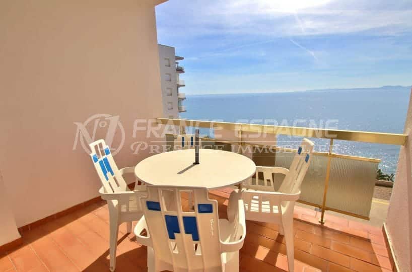 immo roses: appartement 39 m², parking privé, plage et commerces à 800 m, vue mer imprenable