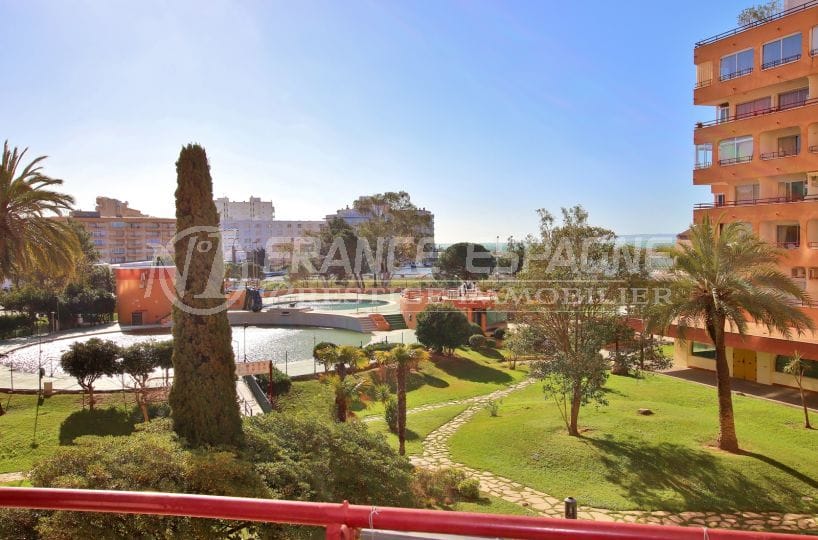 appartements a vendre a rosas: 59 m², dans résidence avec piscine, tennis, parking proche plage