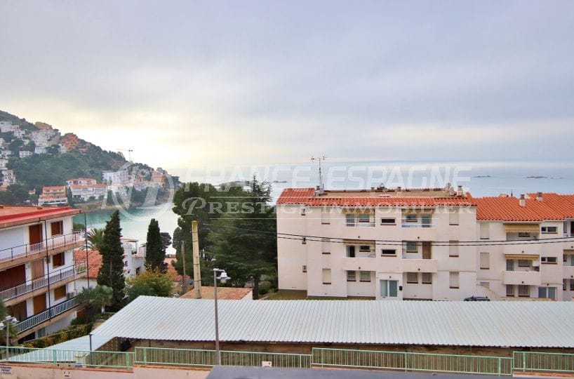 vente appartement rosas, 43 m² petite copropriété avec garage et parking, plage à 200 m