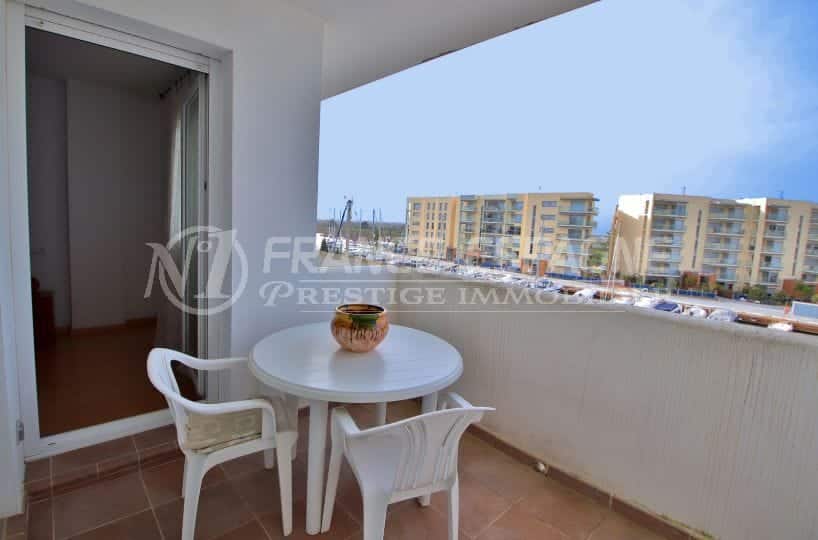 immo roses: appartement 50 m² vue sur la marina, proche plage, possibilité amarre, cave & parking