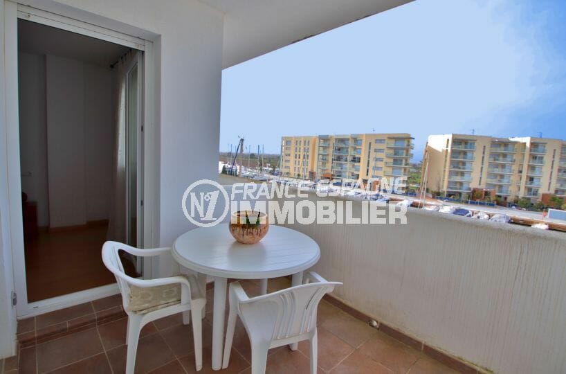 immo roses: appartement 50 m² vue sur la marina, proche plage, possibilité amarre, cave & parking