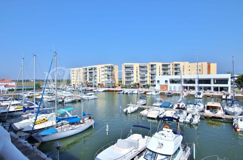 vente appartement rosas, 50 m², résidnce avec piscine, possibilité parking et amarre