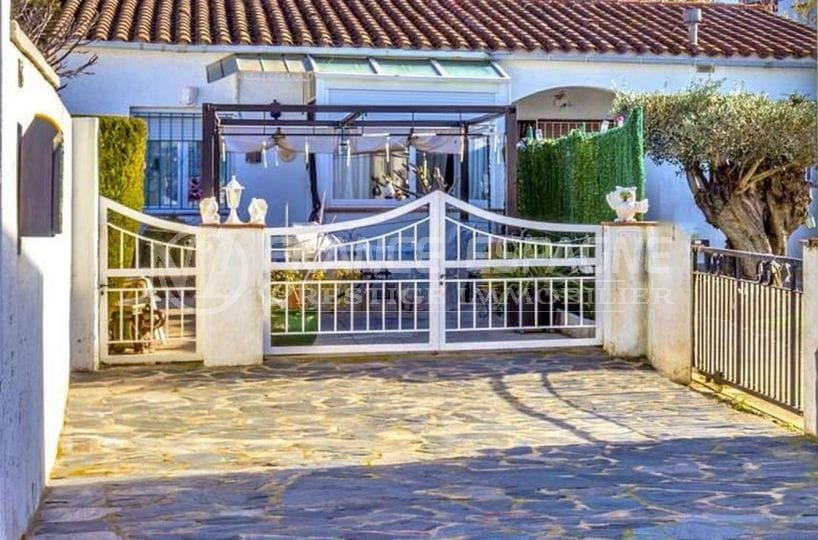 immobilier rosas: villa ref.3921, tarrain 202 m², piscine possible
