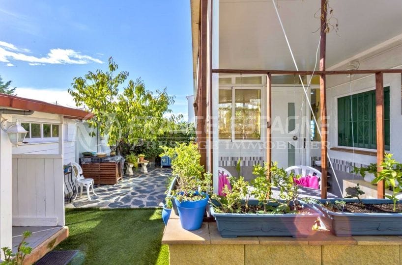 agence immobiliere costa brava: villa 67 m², vue sur la terrasse solarium