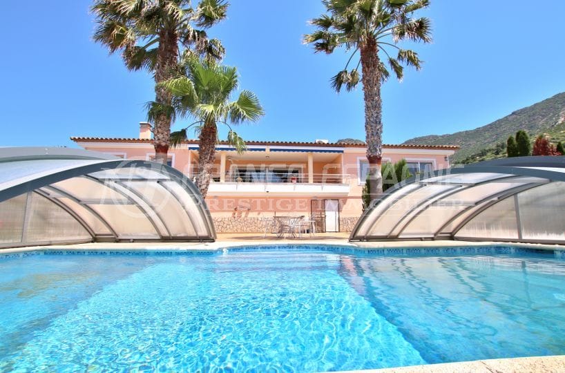 palau immobilier: villa de 300 m² avec piscine sur jardin 1364 m²