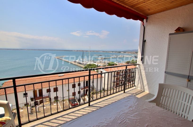 immobilier rosas: appartement 2ème ligne de mer, vue mer et port, parking privé