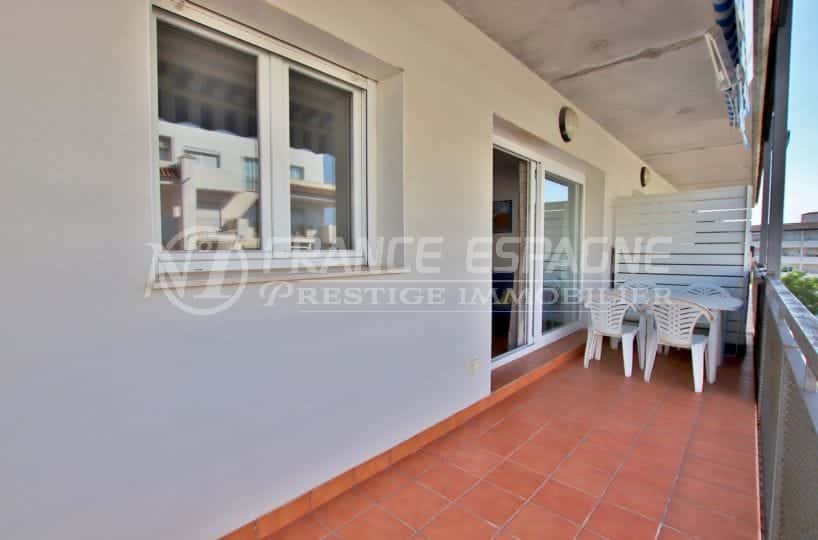 immobilier rosas: appartement résidence avec piscine, terrasse, proche plage et commerces