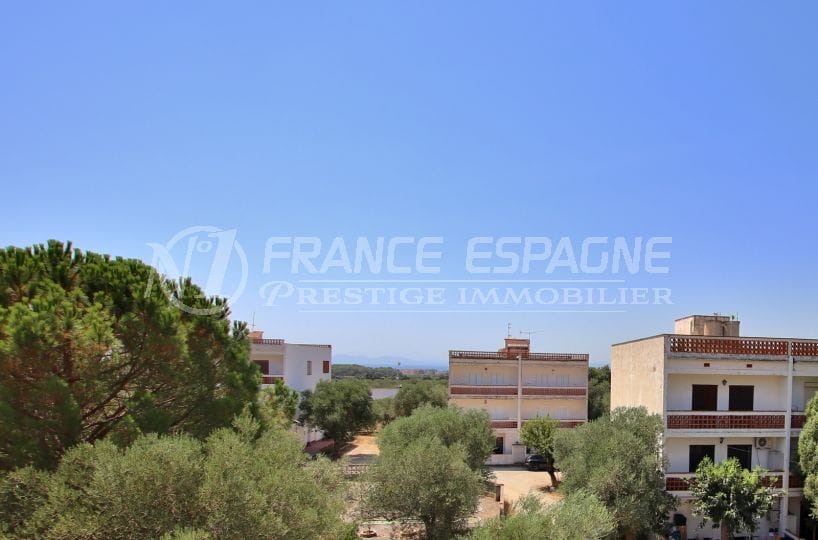 immobilier rosas: appartement vue mer et montagnes, parking privé, plage 5 min