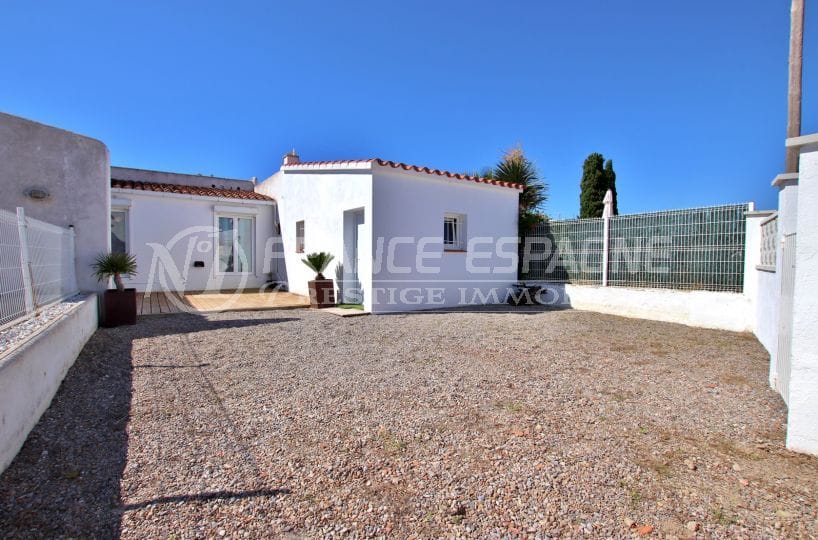 immobilier rosas: villa proche plage, possibilité piscine et studio indépendant
