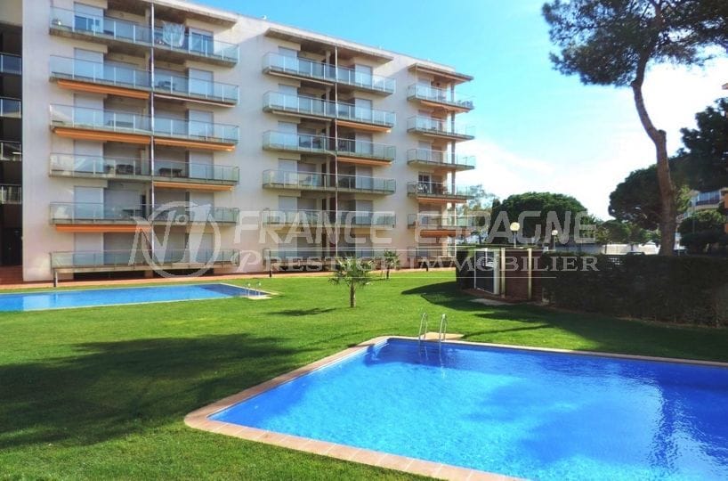 vente appartement rosas, parking, résidence avec piscine communautaire